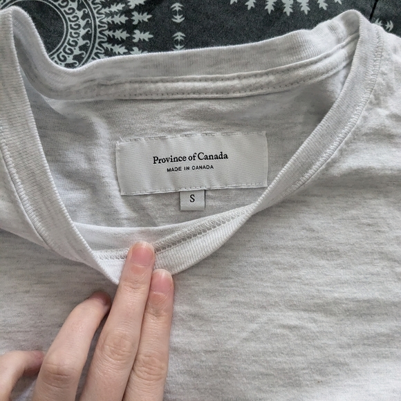 Province of Canada Monday Long Sleeve Crop S Cloud NWOT - Picture 5 of 5
